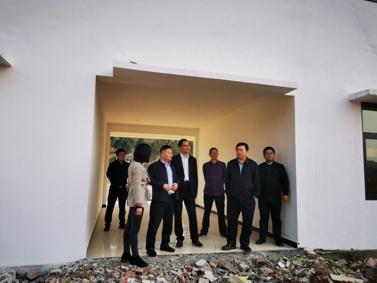 美狮贵宾会集团党委副书记、董事陈日到邓家沟村开展帮扶工作